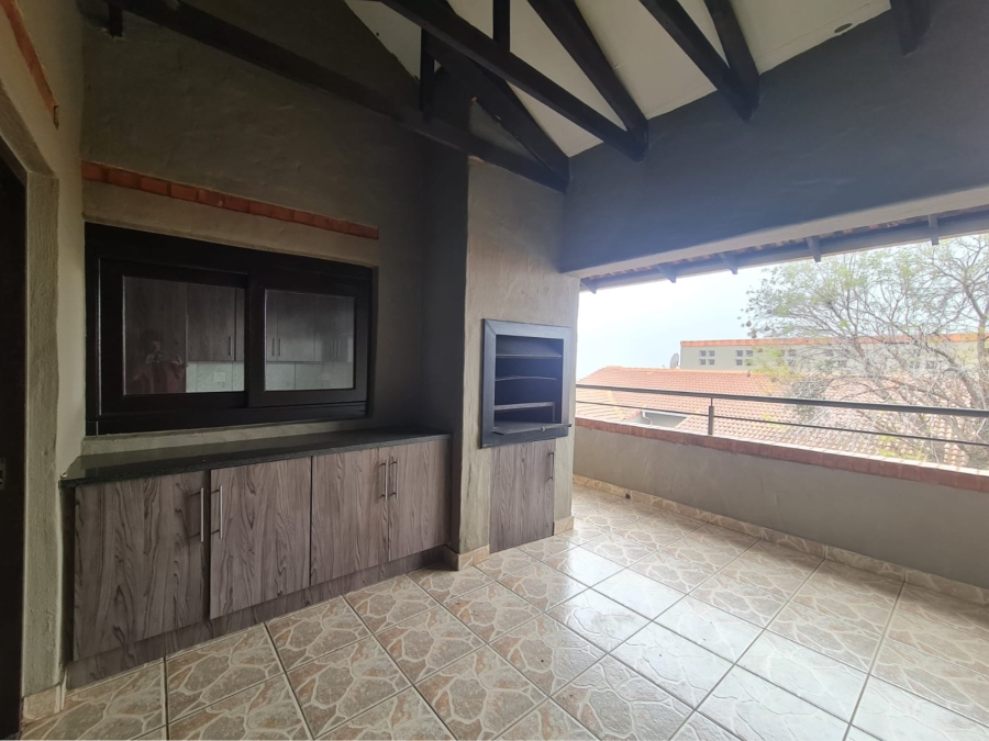 To Let 4 Bedroom Property for Rent in Xanadu Eco Park North West